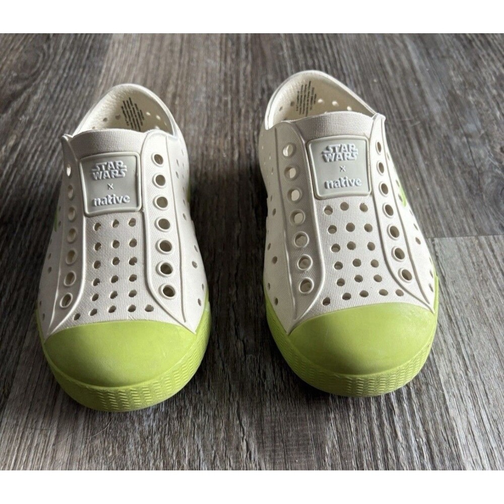 Native x Star Wars Jefferson Baby Yoda Grogu Slip On Shoes Cream Green Size C8 - Picture 2 of 6